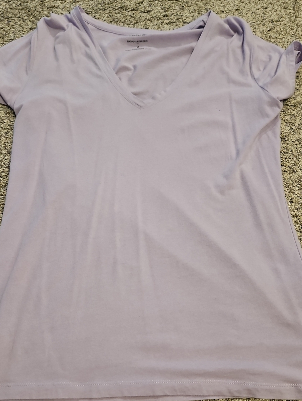 Banana Republic Timeless Tee. Light Lavender V-Neck, Medium. Can Fit A Large